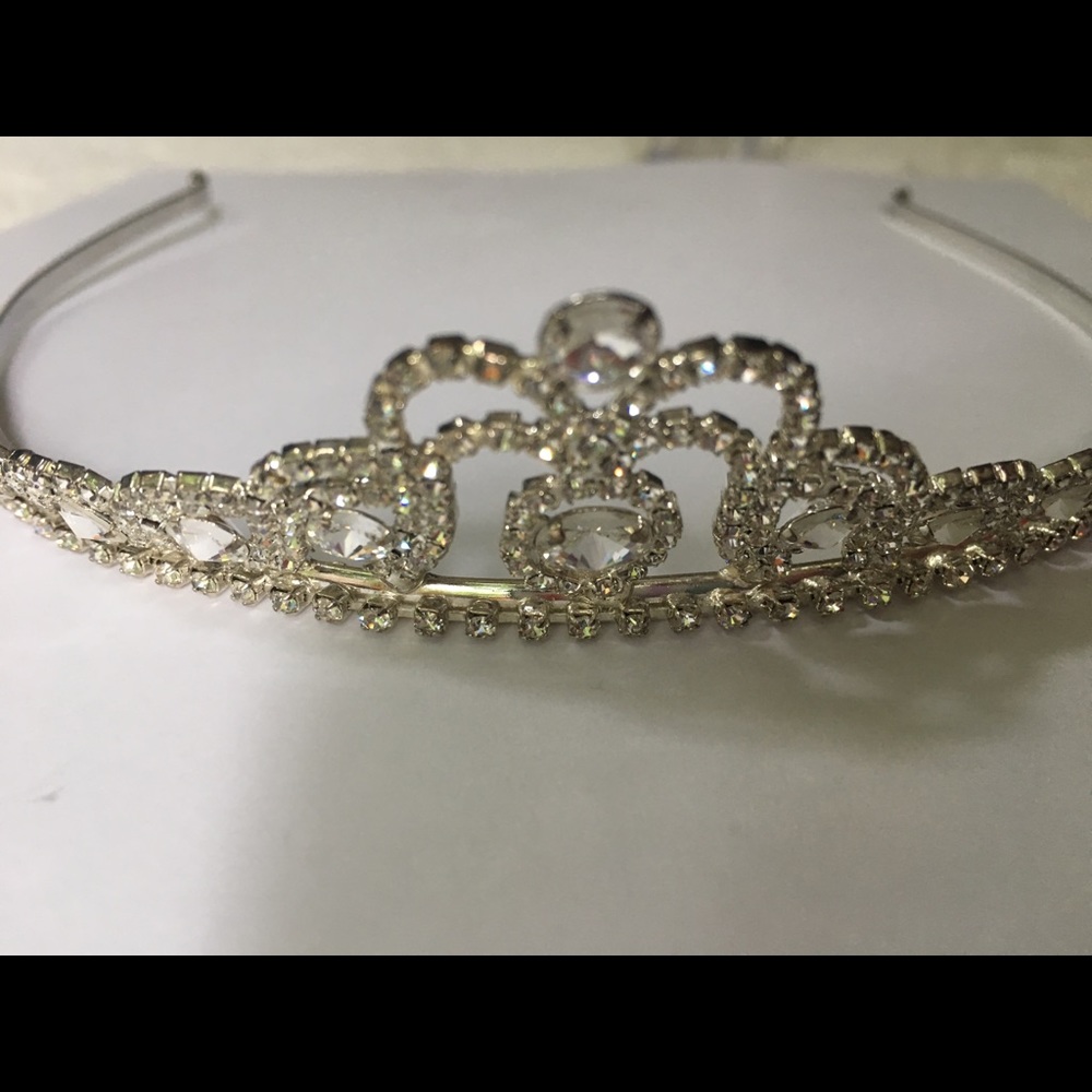 Tiara - Picture 2 of 8